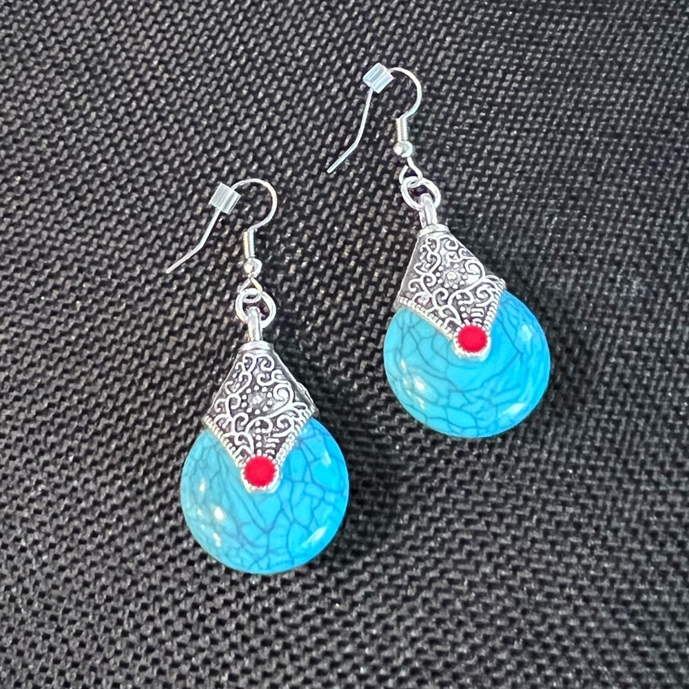 NWOT - Elegant Boho Silver and Turquoise Blue Teardrop Earrings